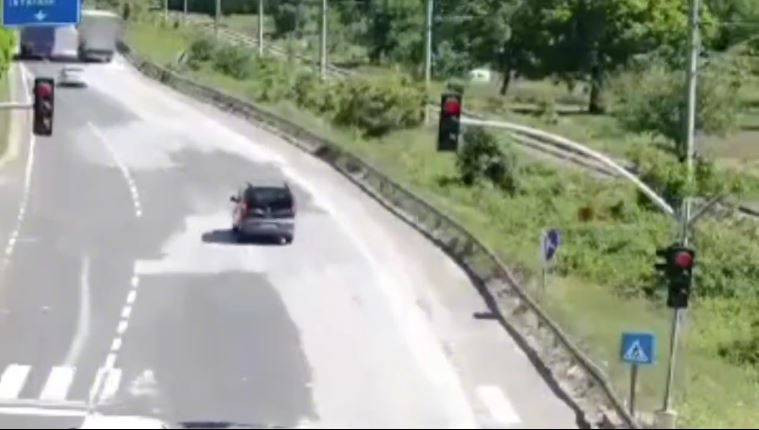 Trafik kurallarını ihlal edenlere ceza yağdı! 416 binden fazla araç - Resim: 14